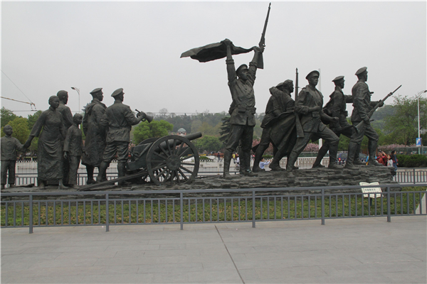 廣場(chǎng)紅軍銅雕.jpg 廣場(chǎng)紅軍銅雕.jpg